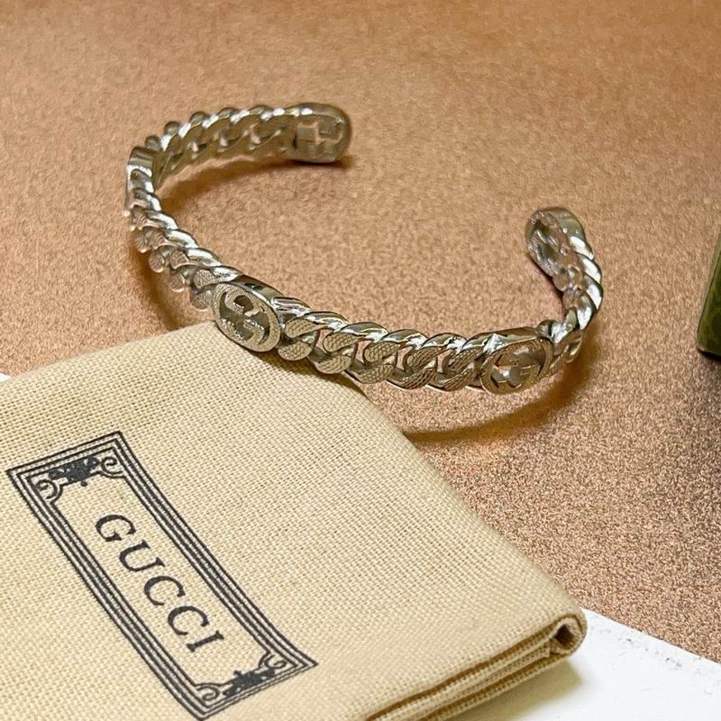 Gucci Bracelet 10yxx26